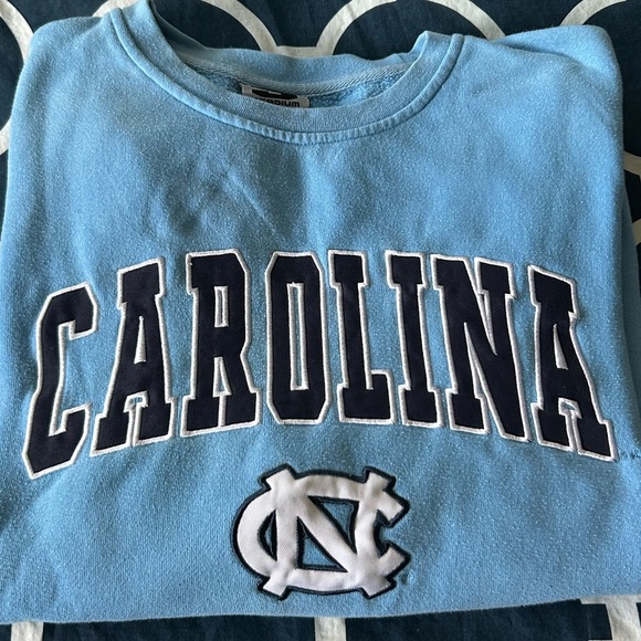 University of North Carolina sweater - Picture 2 of 4